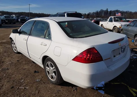 2006 Honda Accord 2.4 Ex z USA, uszkodzony, nr VIN 1HGCM56786A119941